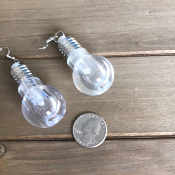 Large lightbulb earrings!💡 - Picture 2 of 2